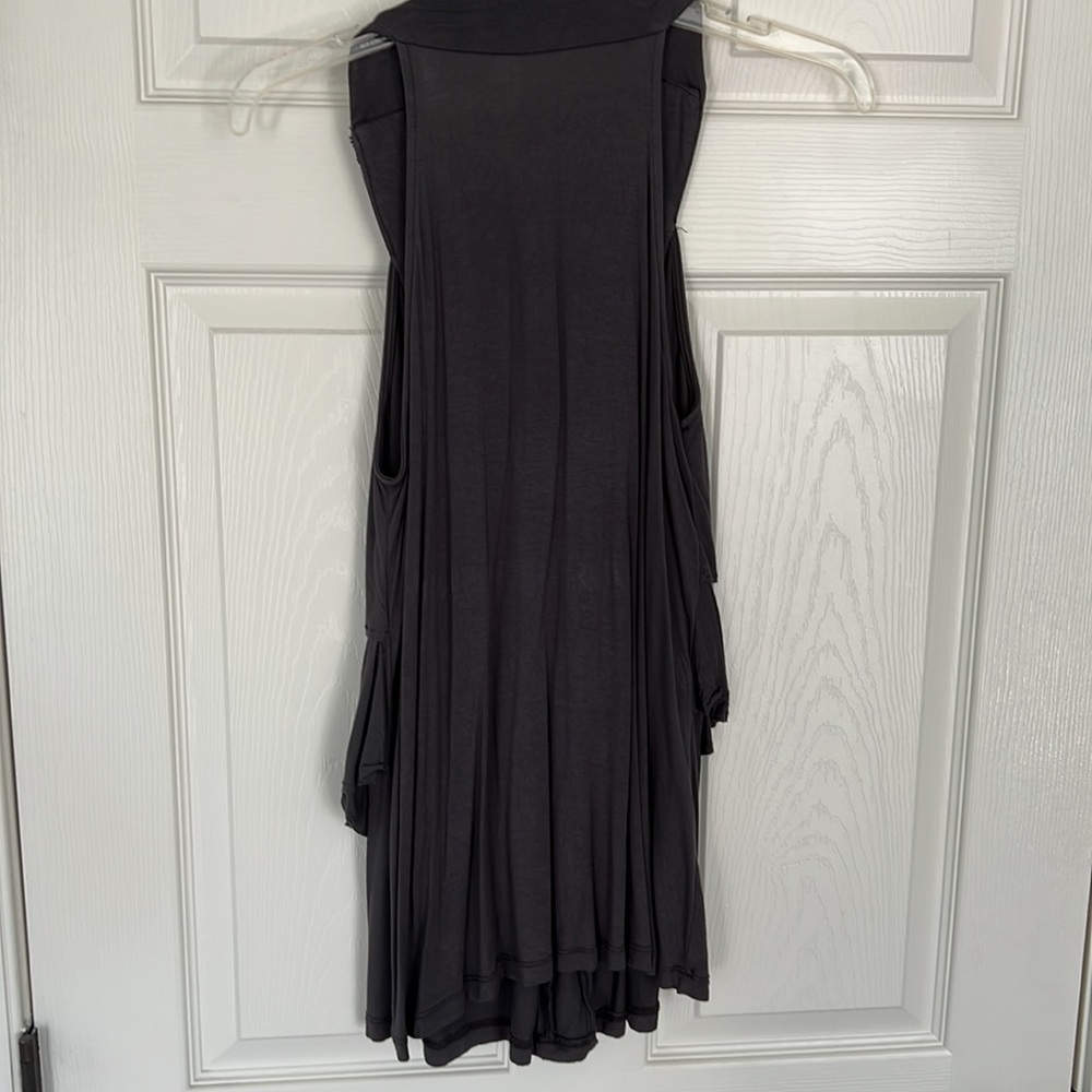 FINAL PRICE Lush Ruffle Top - Picture 2 of 2